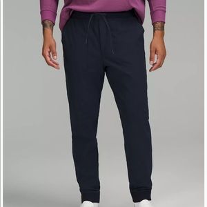 Lululemon mens ABC joggers regular length in black warpstream